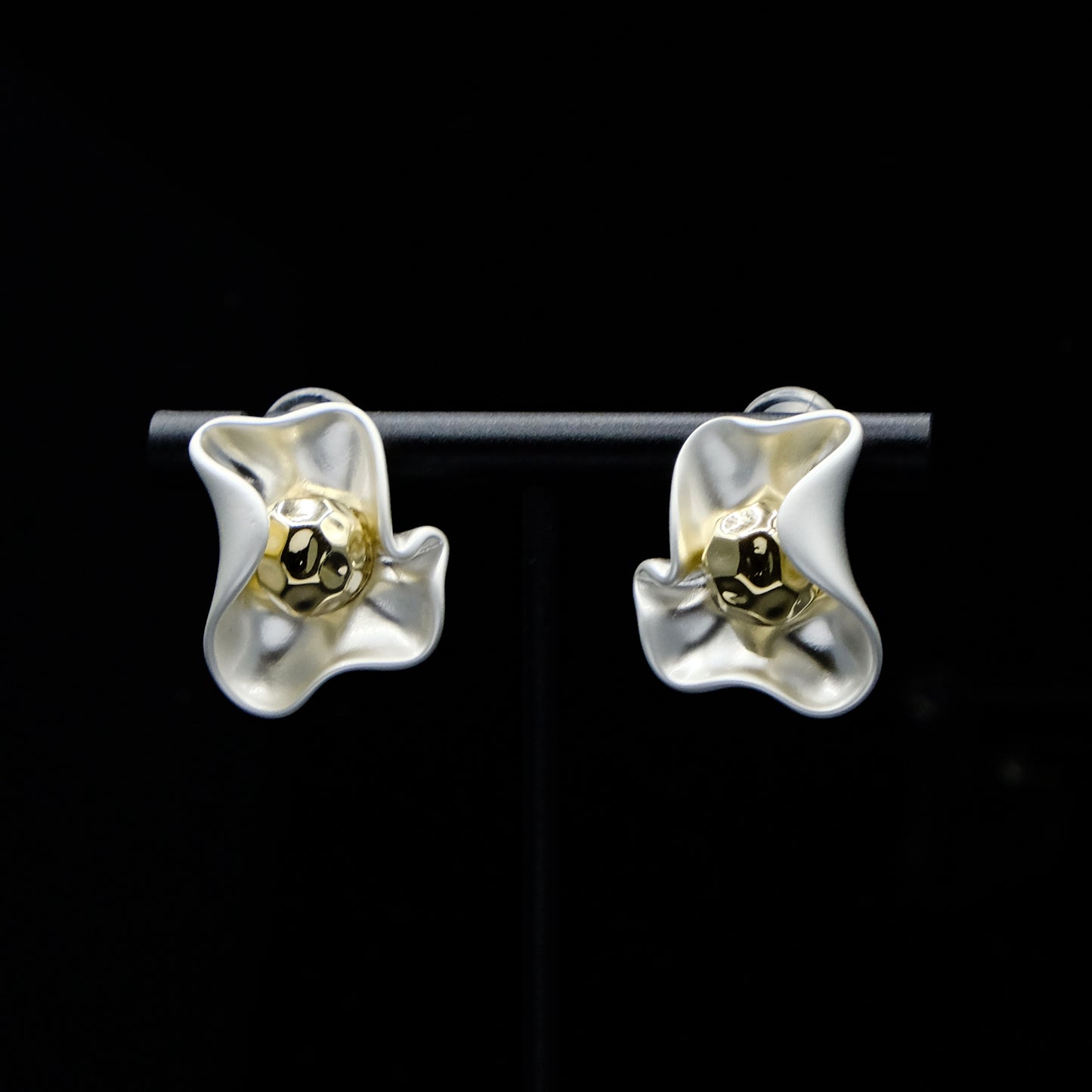 BloomLuxe Petal Earrings – 18K Gold-Plated Floral Studs