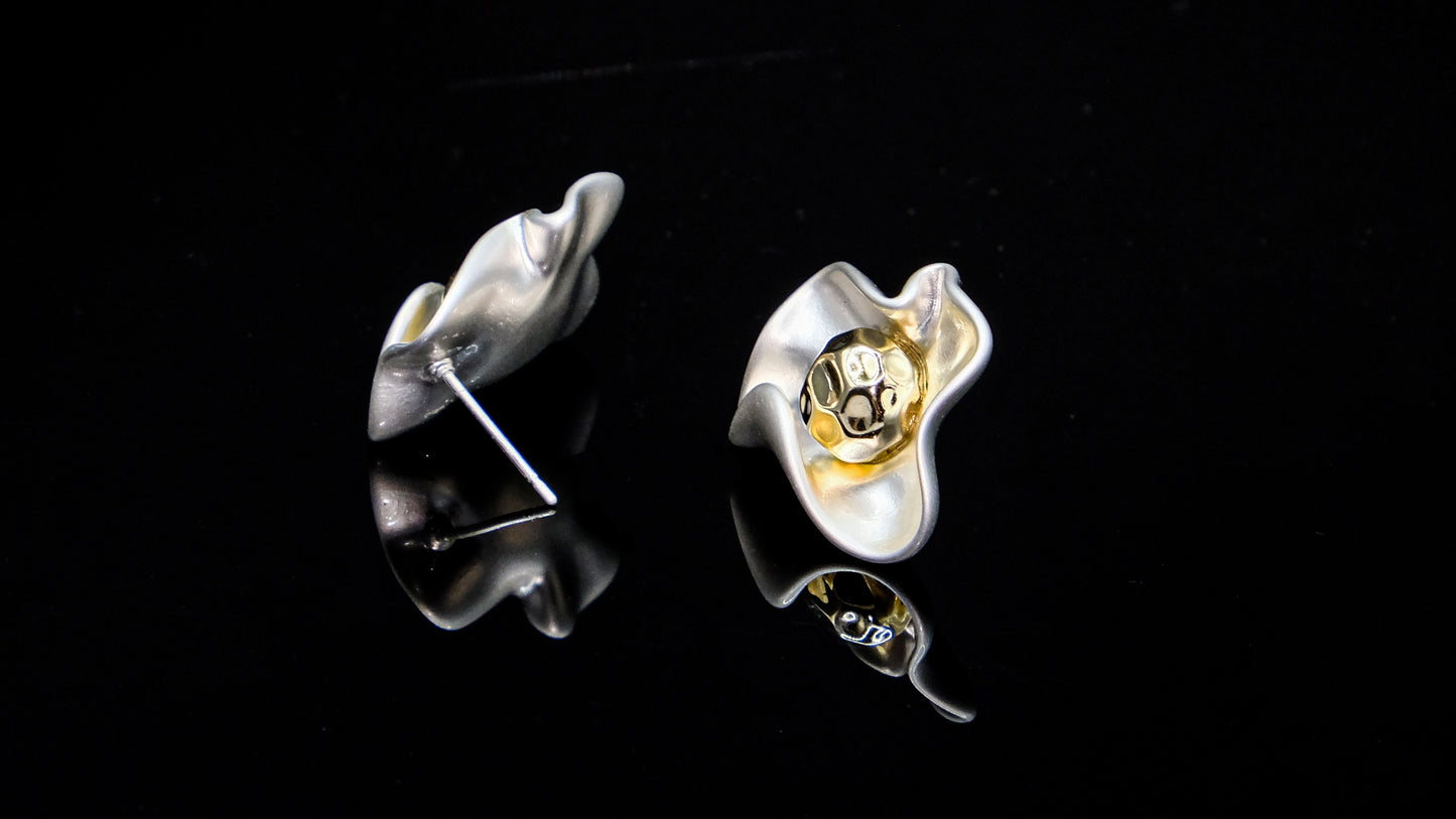 BloomLuxe Petal Earrings – 18K Gold-Plated Floral Studs